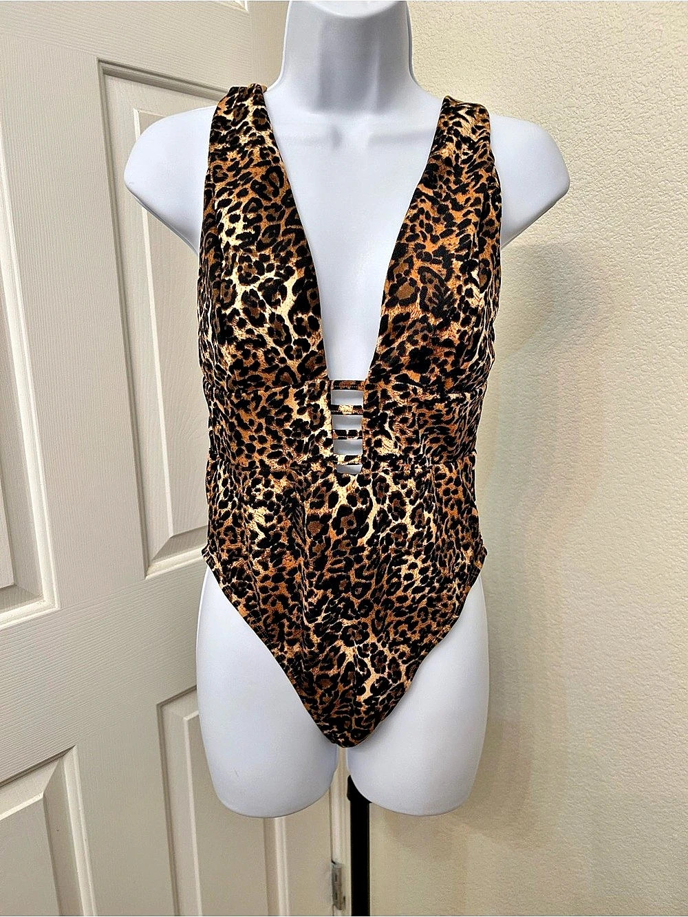 NWT No Vacancy Leopard Print One-Piece Swimsuit Size Medium